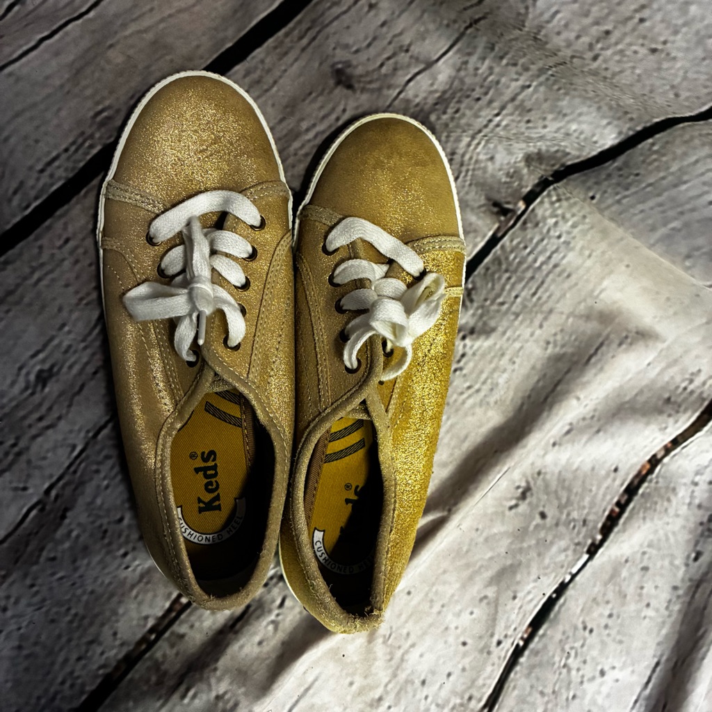 Keds Women’s Gold Metallic Shimmering Sneakers Sz 7 Lace Up Casual Shoes Euc — image 4 of 8